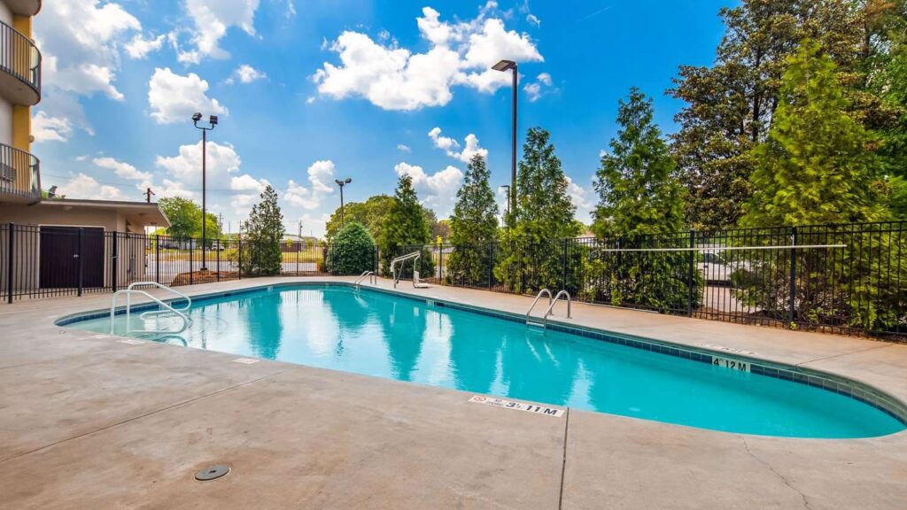 Best Western Plus Atlanta hotel pool 1024x576