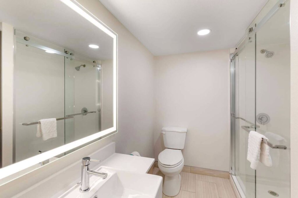 Best Western Plus Atlanta hotel room 2 1024x683