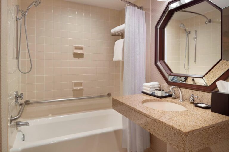Sheraton Charlotte Airport Hotel 4 768x512