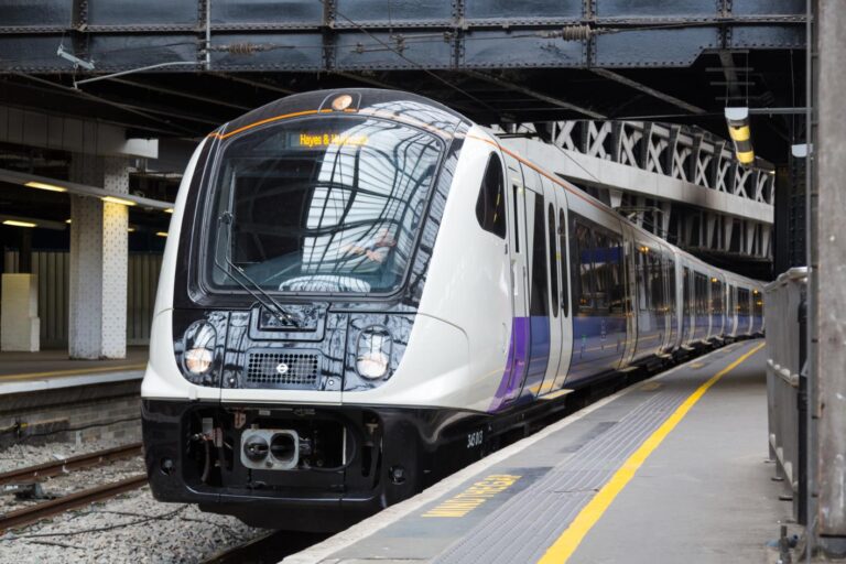 elizabeth line london 768x512