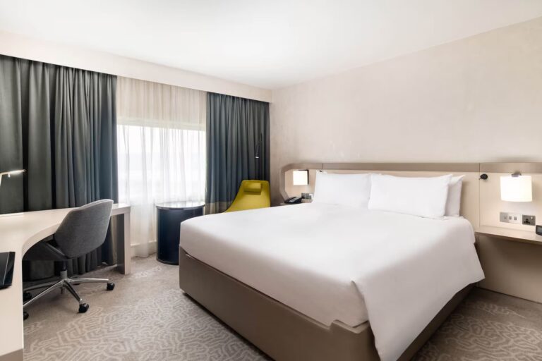 hilton london heathrow airport 2 768x512